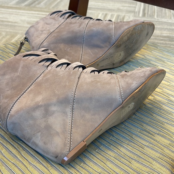 Dolce Vita wedge booties - Picture 4 of 4